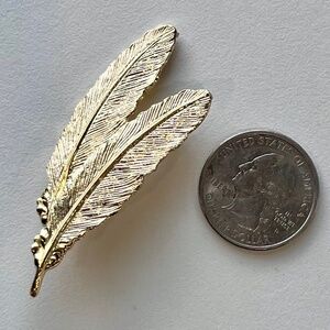 Vintage Gerry's Gold Tone Twin Feather Brooch Pin Jewelry